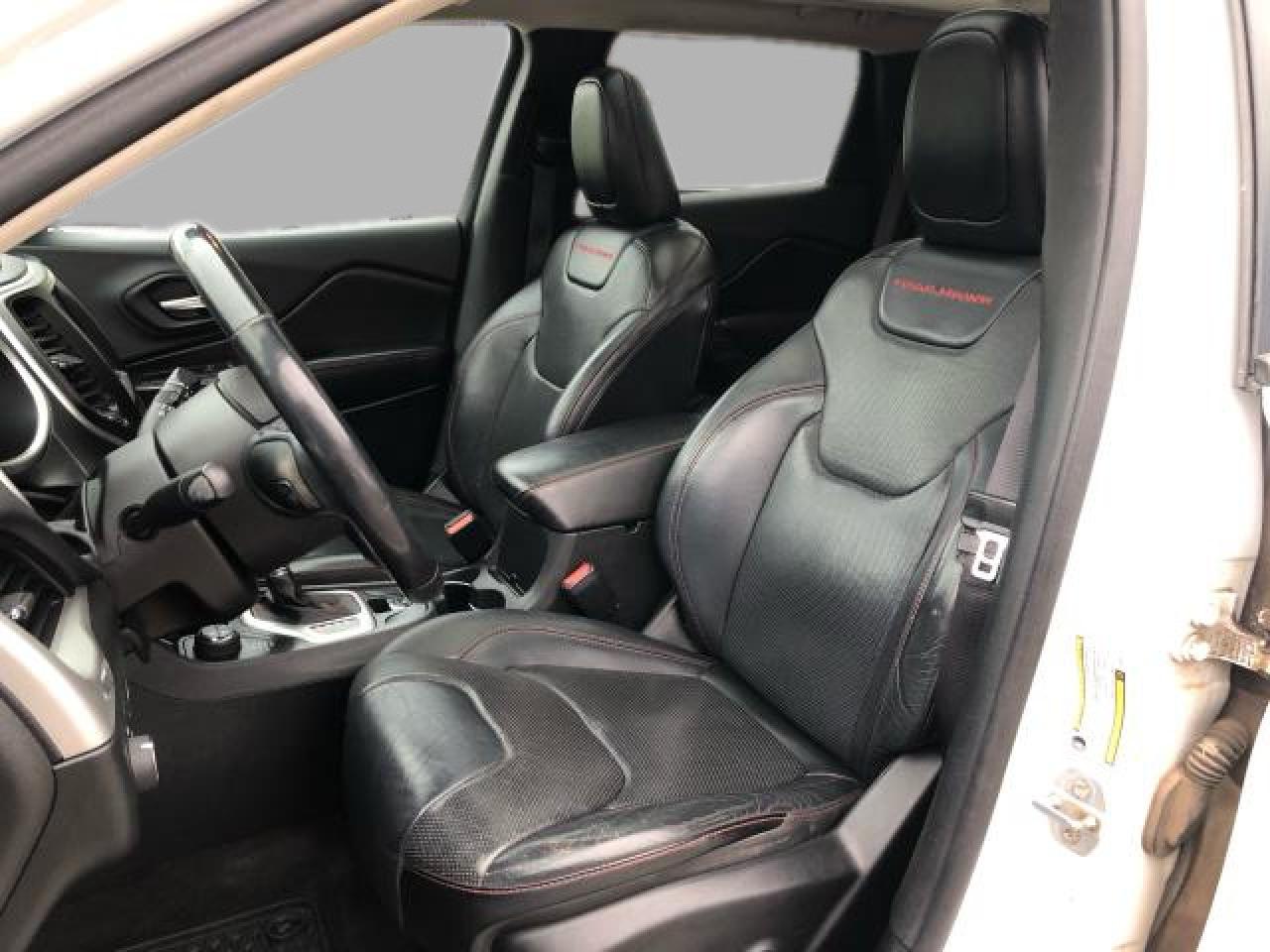 2015 Jeep Cherokee Trailhawk / NAV / B.CAM / PANO / C.SEATS / H.SEATS Photo8