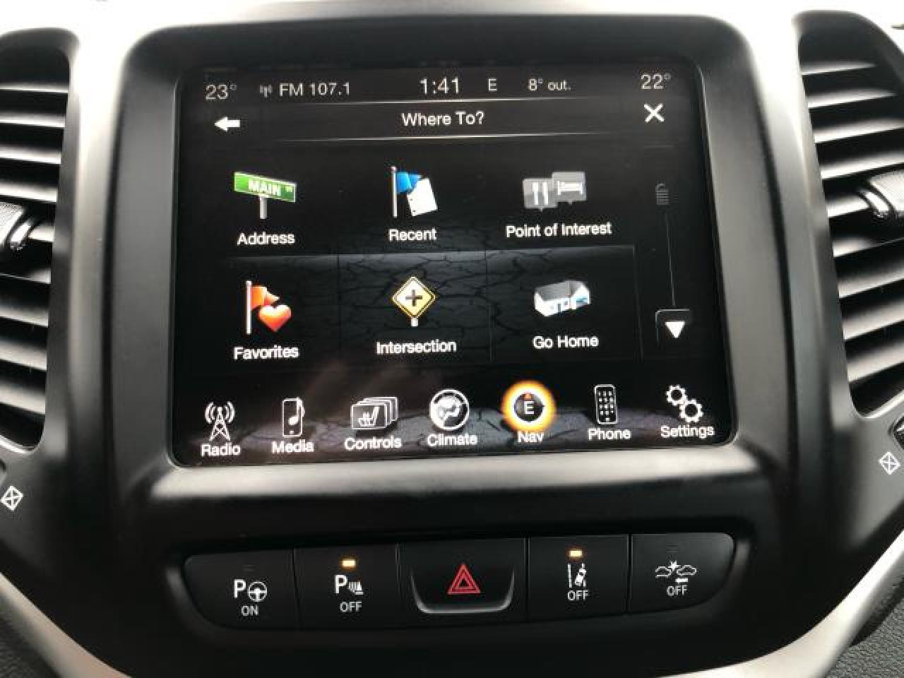 2015 Jeep Cherokee Trailhawk / NAV / B.CAM / PANO / C.SEATS / H.SEATS Photo18