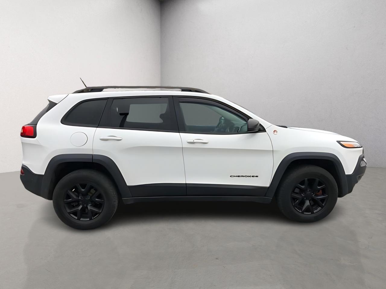 2015 Jeep Cherokee Trailhawk / NAV / B.CAM / PANO / C.SEATS / H.SEATS Photo
