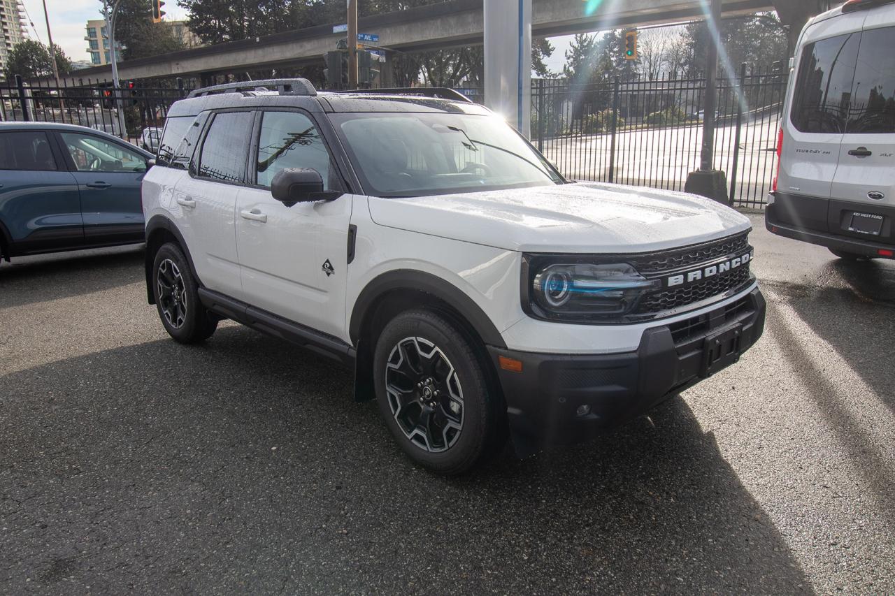 2025 Ford Bronco Sport Outer Banks 4x4 Photo3