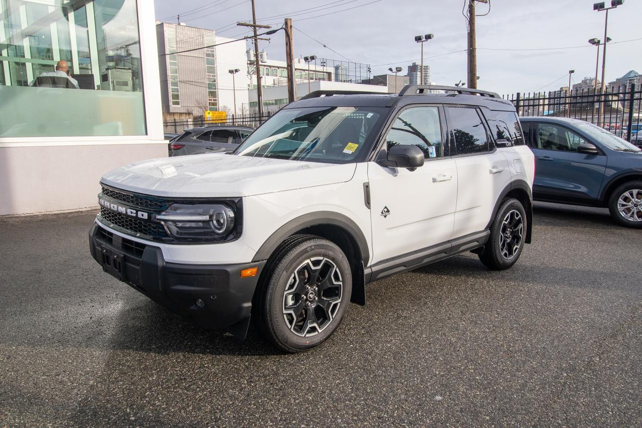 2025 Ford Bronco Sport Outer Banks 4x4 Photo1