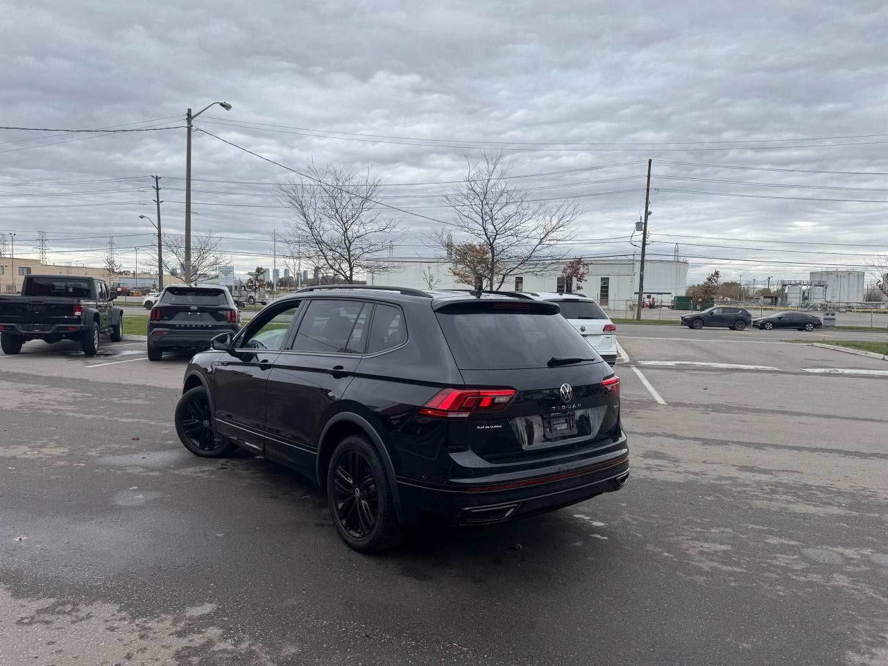 2022 Volkswagen Tiguan COMFORTLINE R-LINE B/EDITION AWD LEATHER PAN/ROOF Photo4