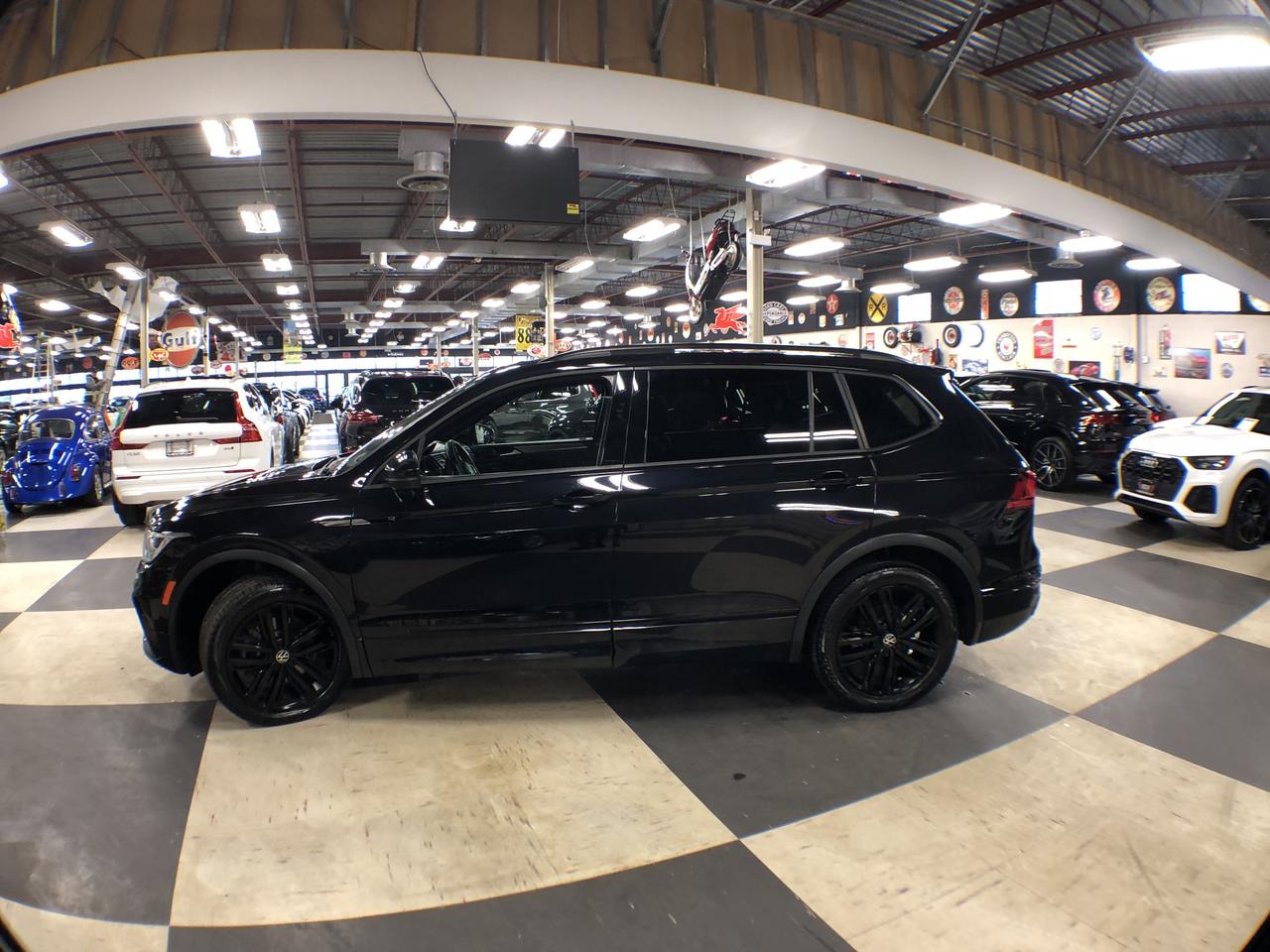 2022 Volkswagen Tiguan COMFORTLINE R-LINE B/EDITION AWD LEATHER PAN/ROOF Photo3