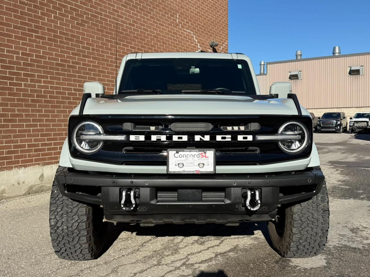 2022 Ford Bronco Outer Banks - Photo #2