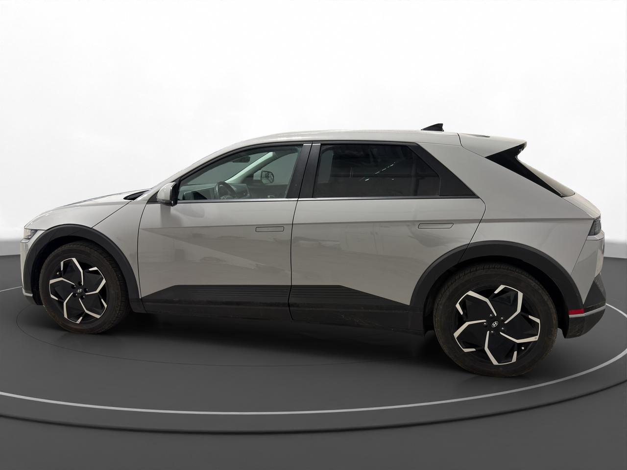 2023 Hyundai IONIQ 5 Preferred RWD Long Range Photo3