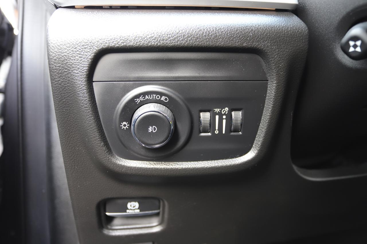 2022 Jeep Grand Cherokee LIMITED 4X4 Photo5