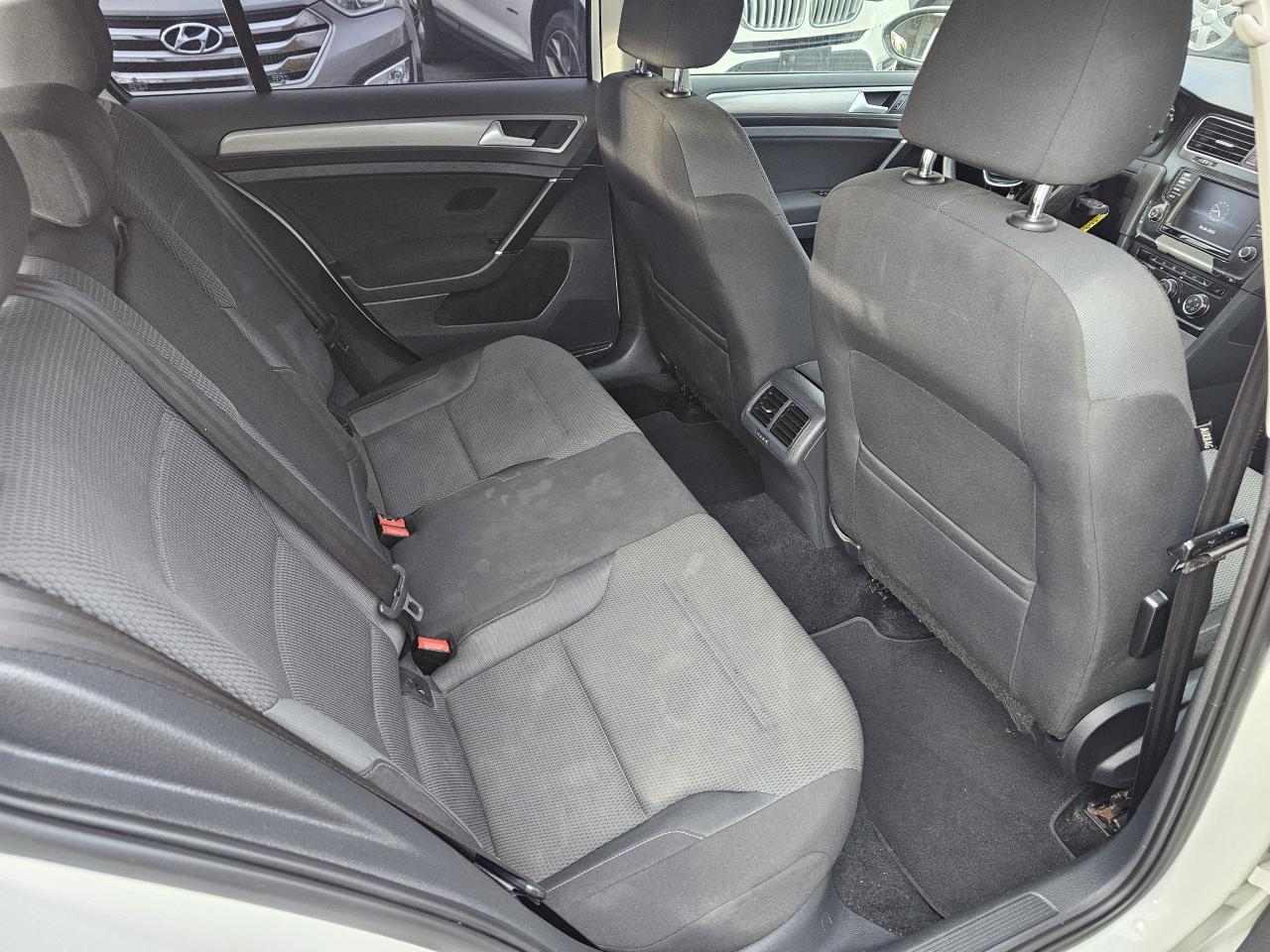 2016 Volkswagen Golf 5dr HB Auto 1.8 TSI Trendline, Backup Camera, 218K - Photo #8