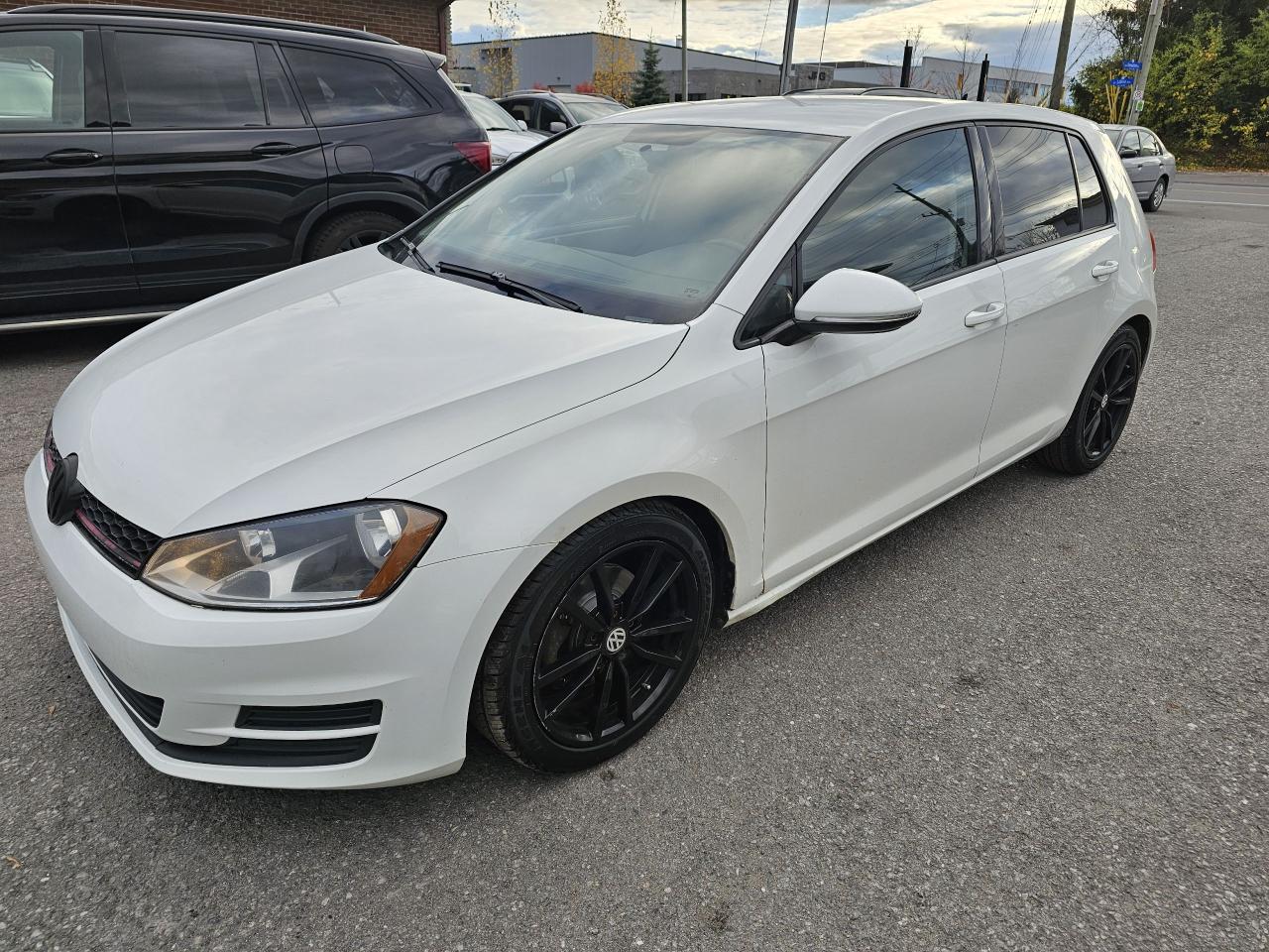 Used 2016 Volkswagen Golf 5dr HB Auto 1.8 TSI Trendline, Backup Camera, 218K for sale in Ottawa, ON