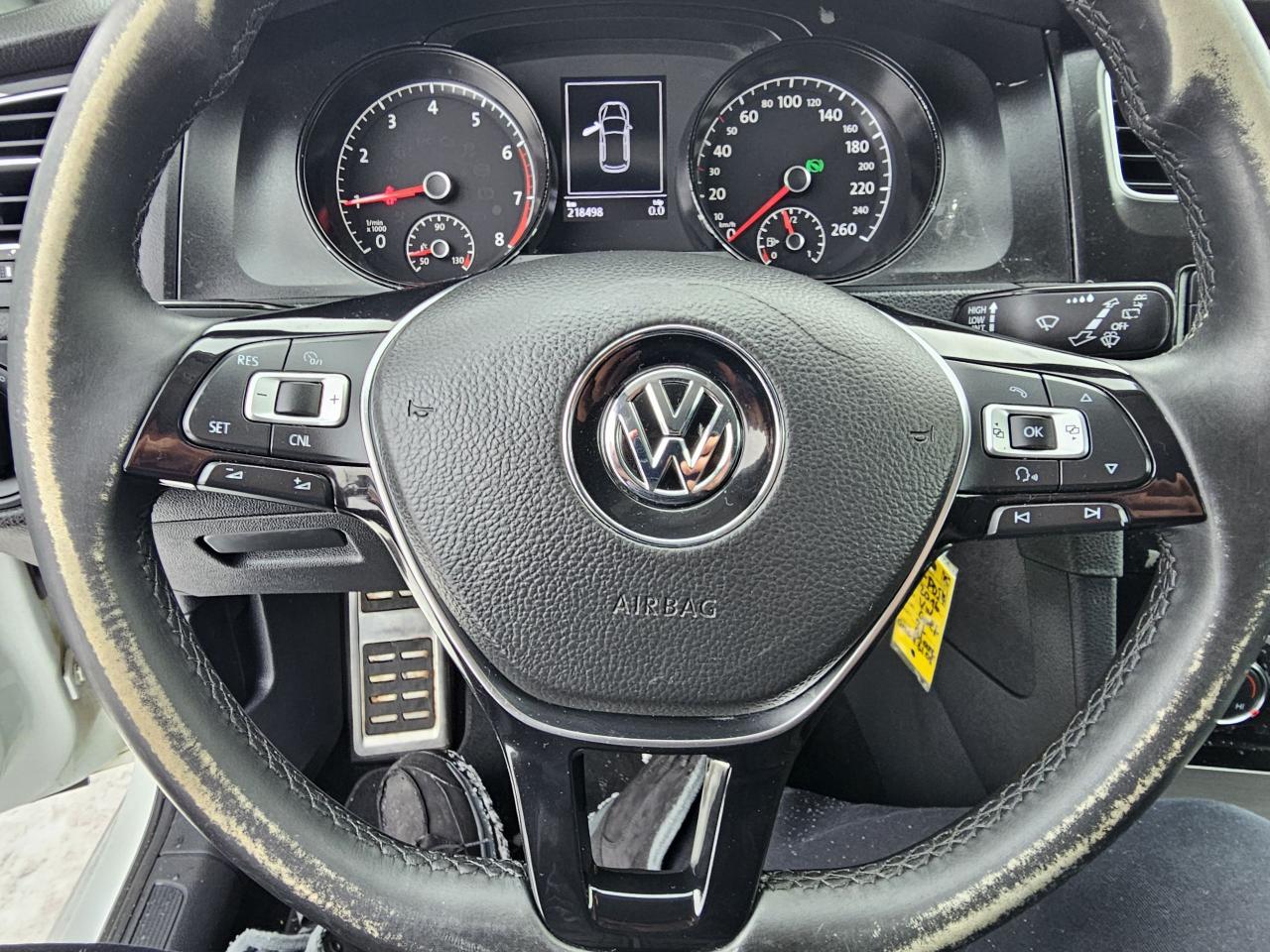 2016 Volkswagen Golf 5dr HB Auto 1.8 TSI Trendline, Backup Camera, 218K Photo