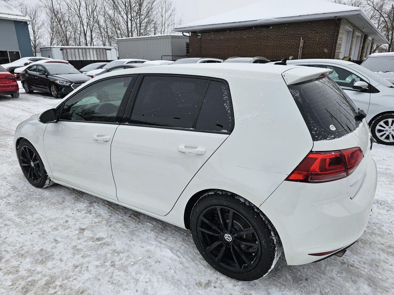 2016 Volkswagen Golf 5dr HB Auto 1.8 TSI Trendline, Backup Camera, 218K Photo