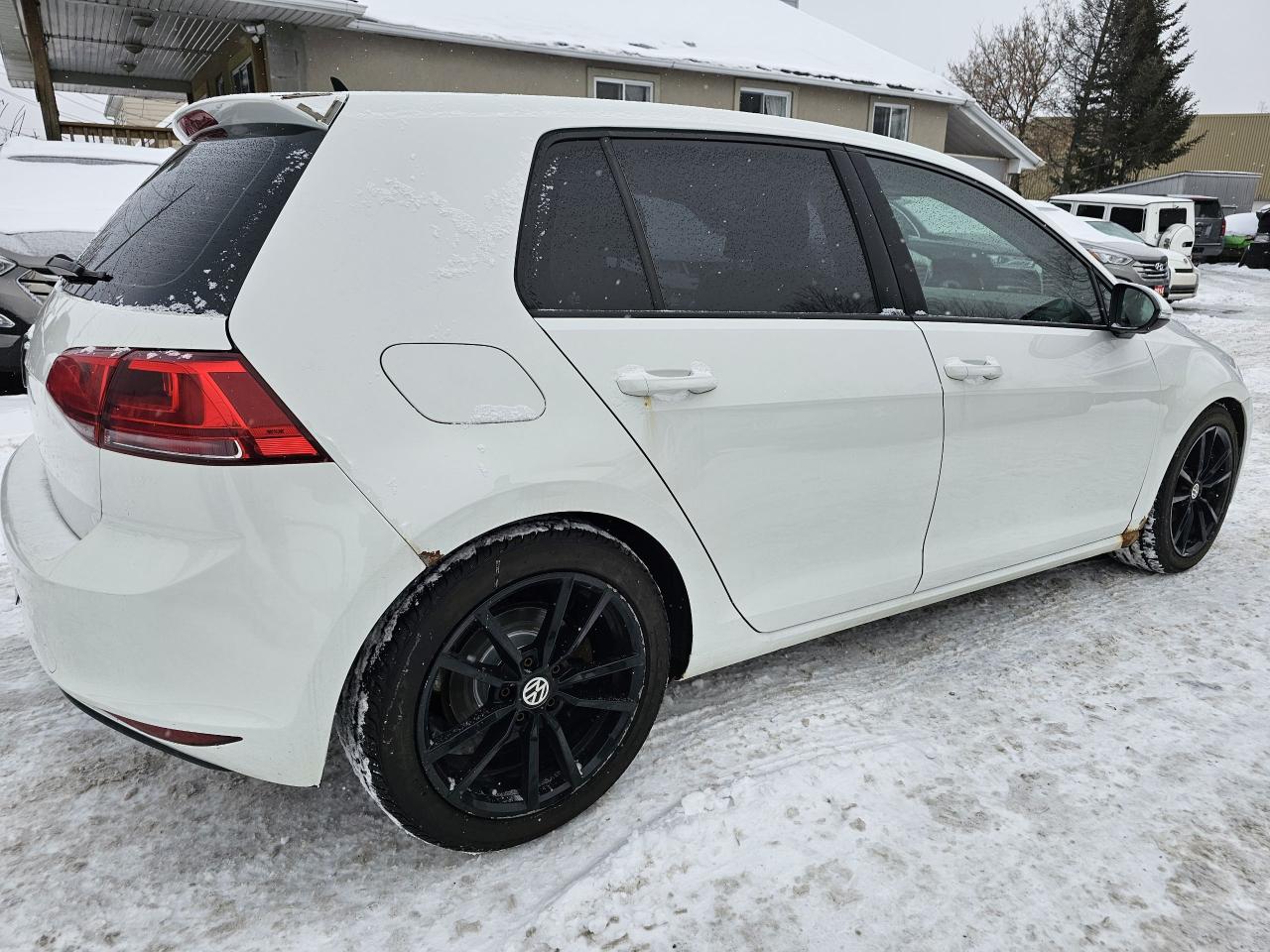 2016 Volkswagen Golf 5dr HB Auto 1.8 TSI Trendline, Backup Camera, 218K Photo