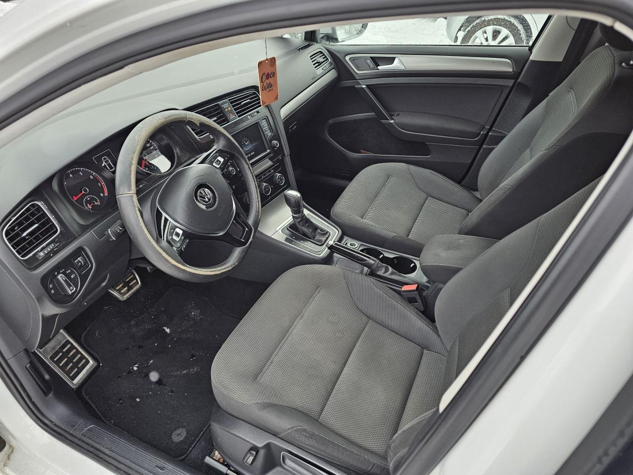2016 Volkswagen Golf 5dr HB Auto 1.8 TSI Trendline, Backup Camera, 218K Photo