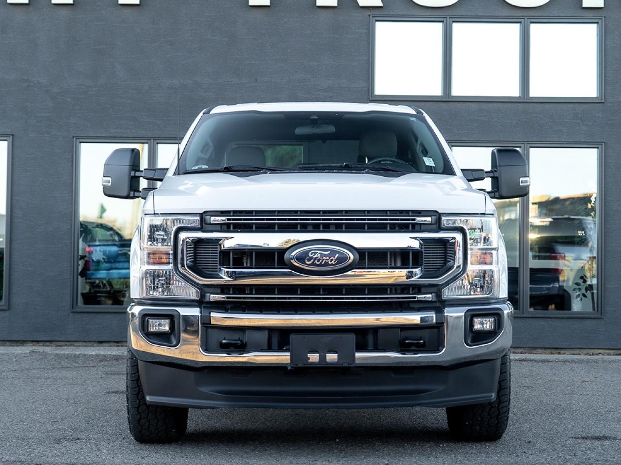 2022 Ford SUPER DUTY F-250 SRW XLT Photo2