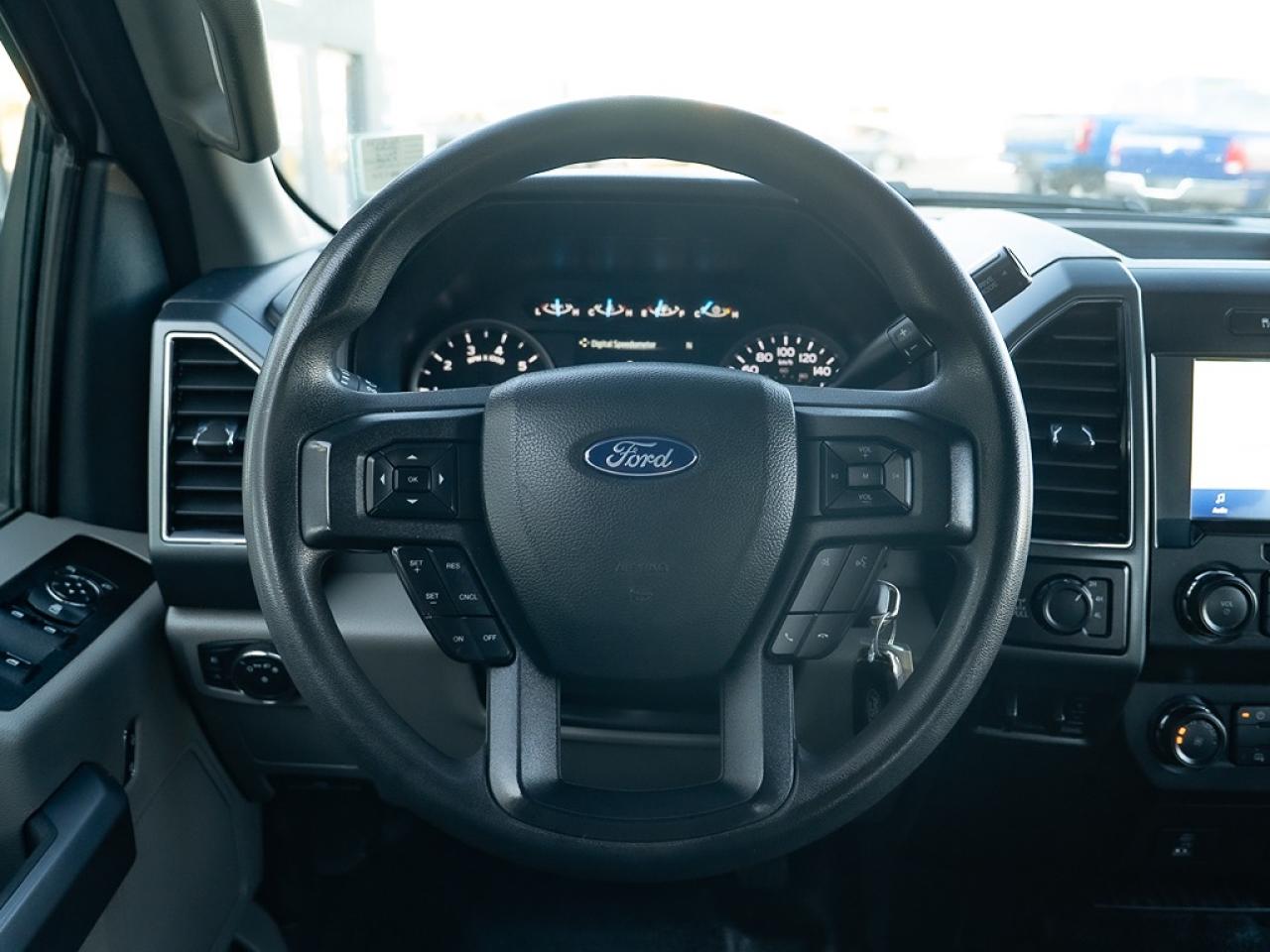 2022 Ford SUPER DUTY F-250 SRW XLT Photo10