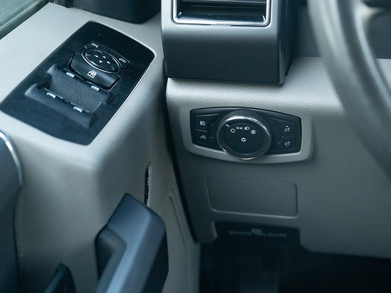 2022 Ford SUPER DUTY F-250 SRW XLT Photo11