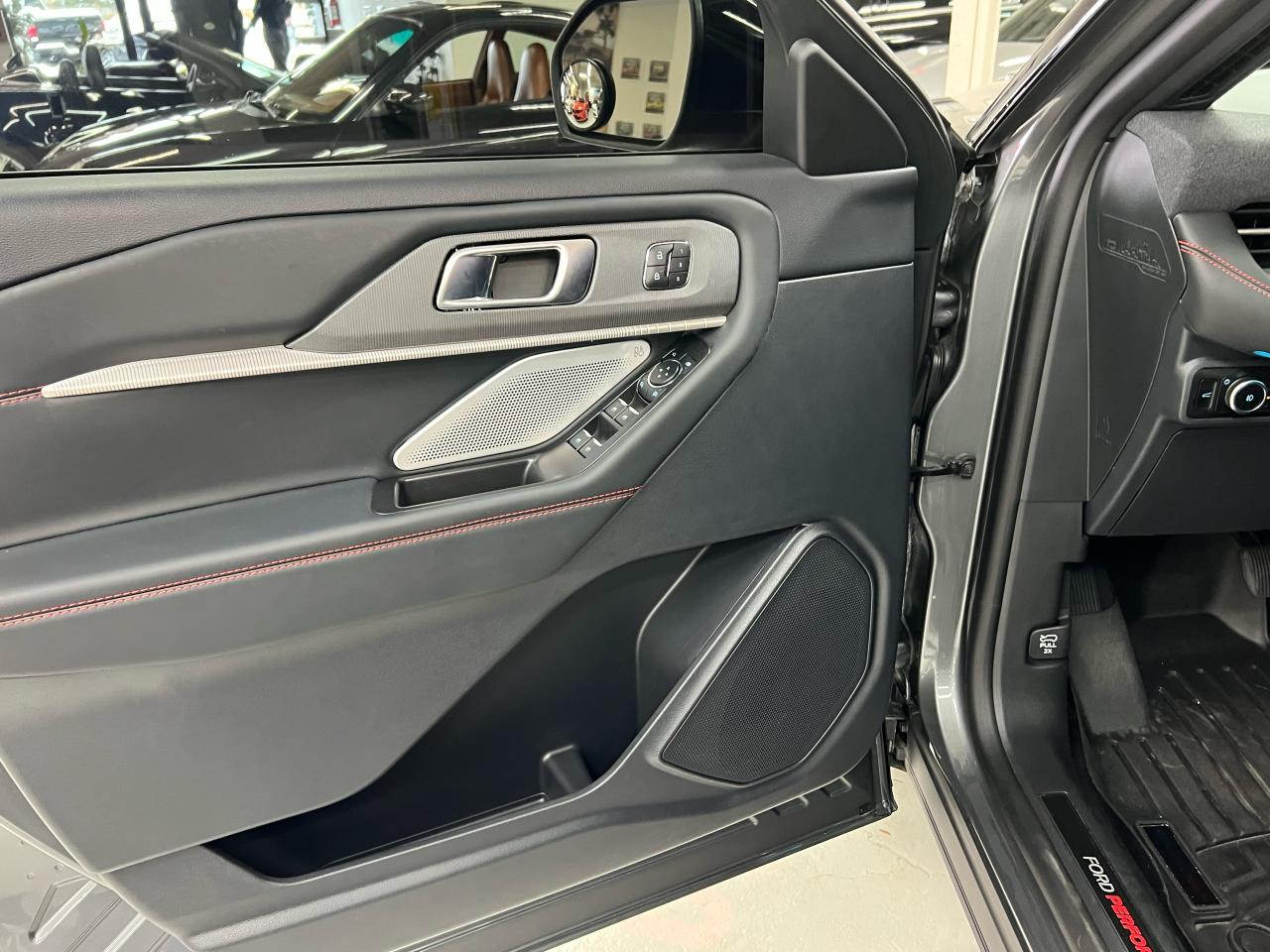 2025 Ford Explorer ST 4WD w/Blue Cruise Photo