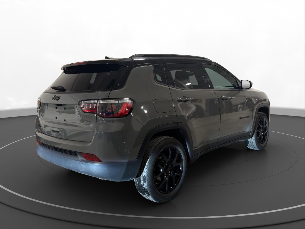 2023 Jeep Compass Altitude 4x4 Photo