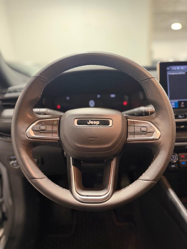 2023 Jeep Compass Altitude 4x4 Photo