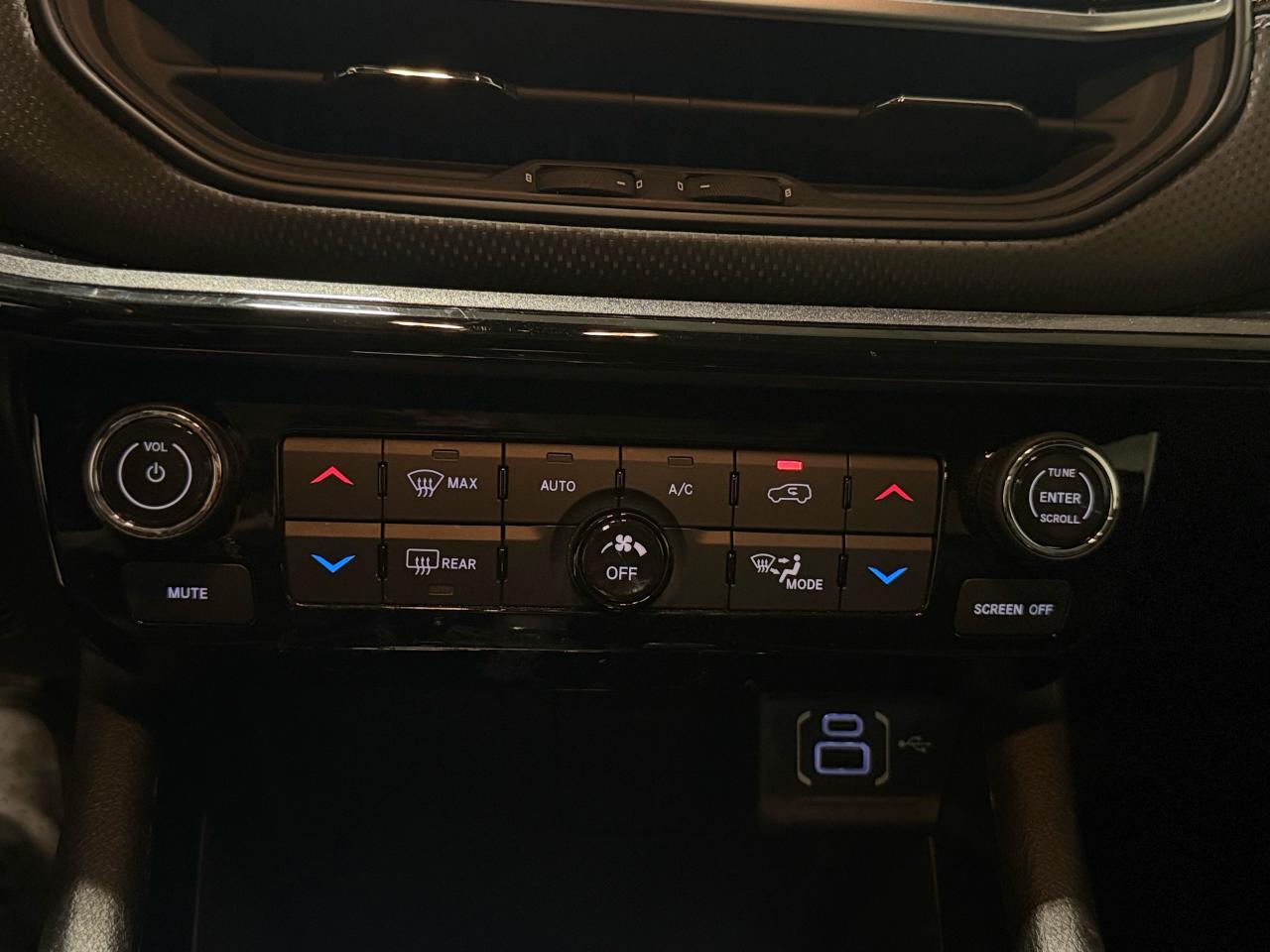 2023 Jeep Compass Altitude 4x4 Photo