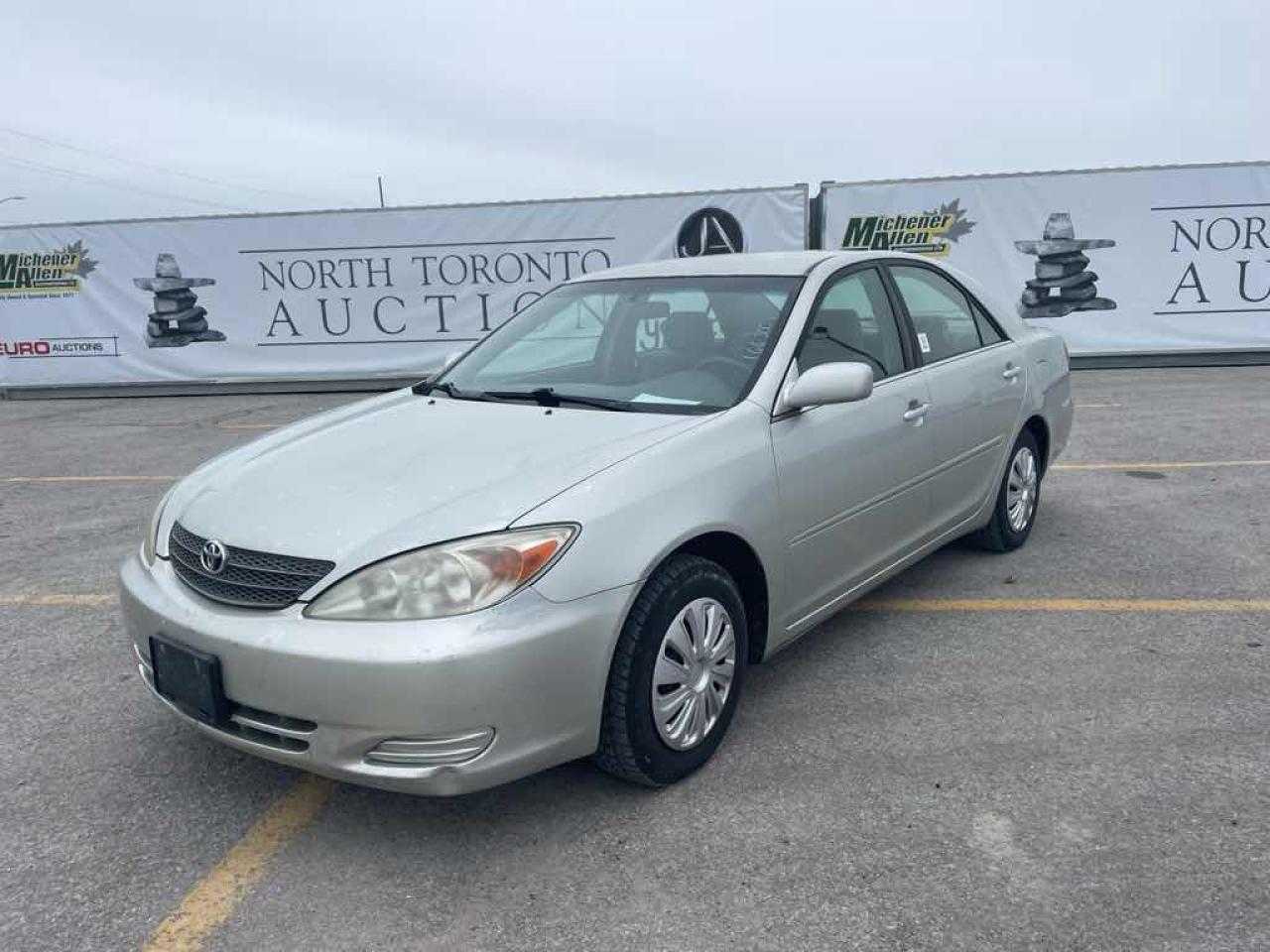 2002 Toyota Camry LE Photo0