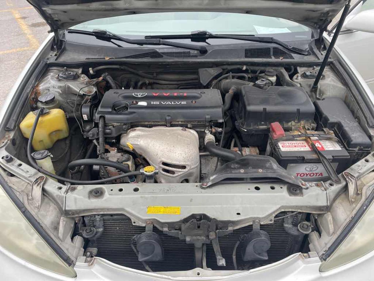 2002 Toyota Camry LE Photo