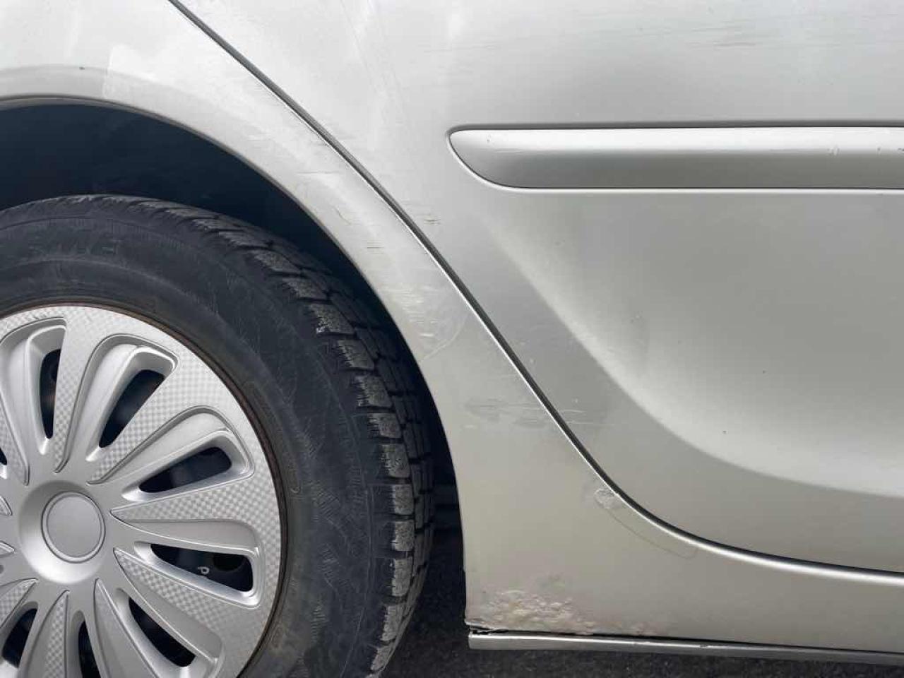 2002 Toyota Camry LE Photo