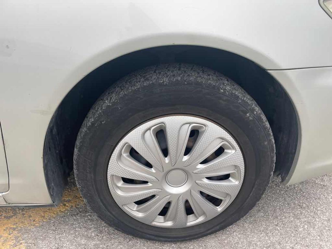 2002 Toyota Camry LE Photo
