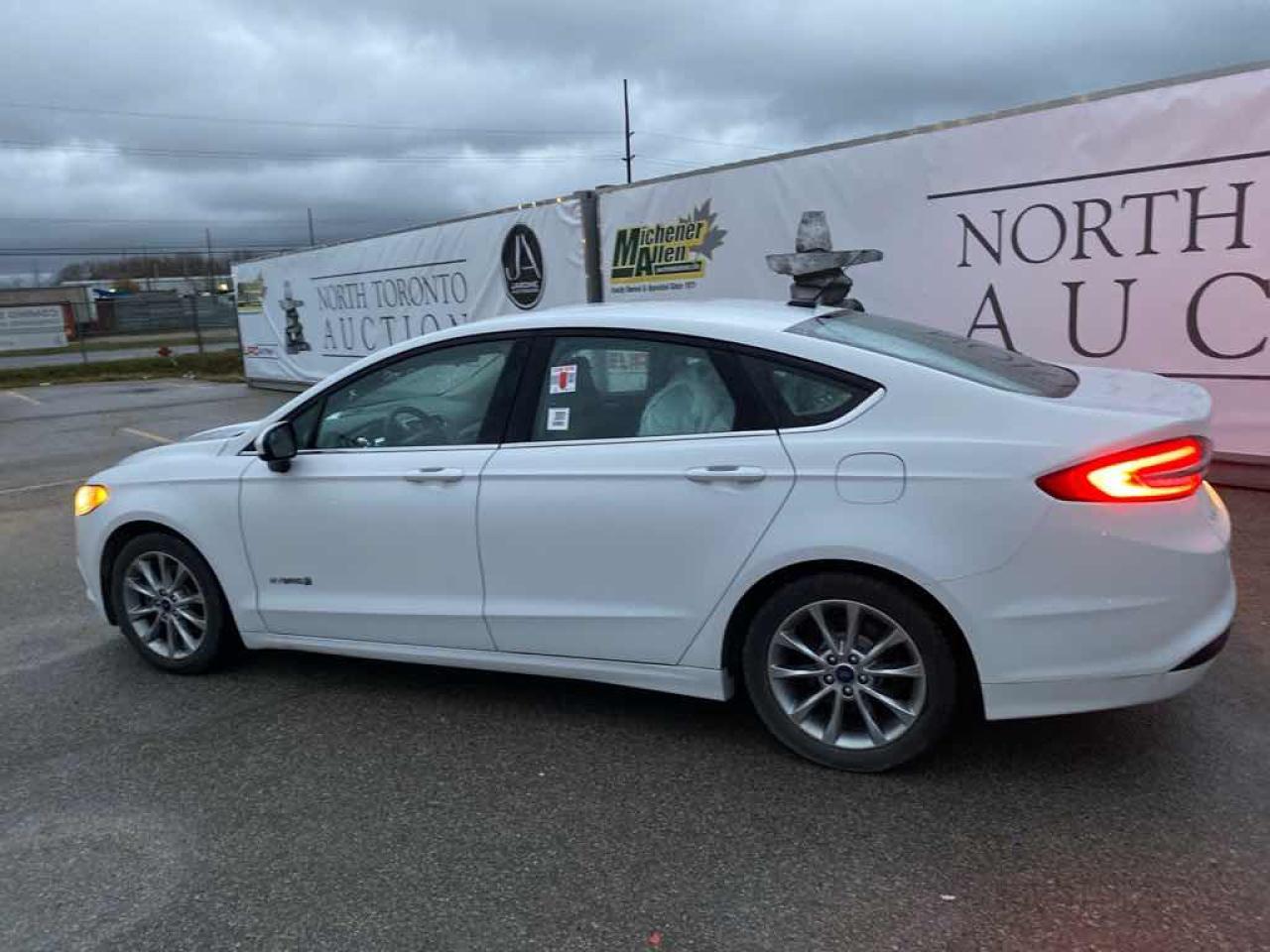 2017 Ford Fusion S Hybrid Photo