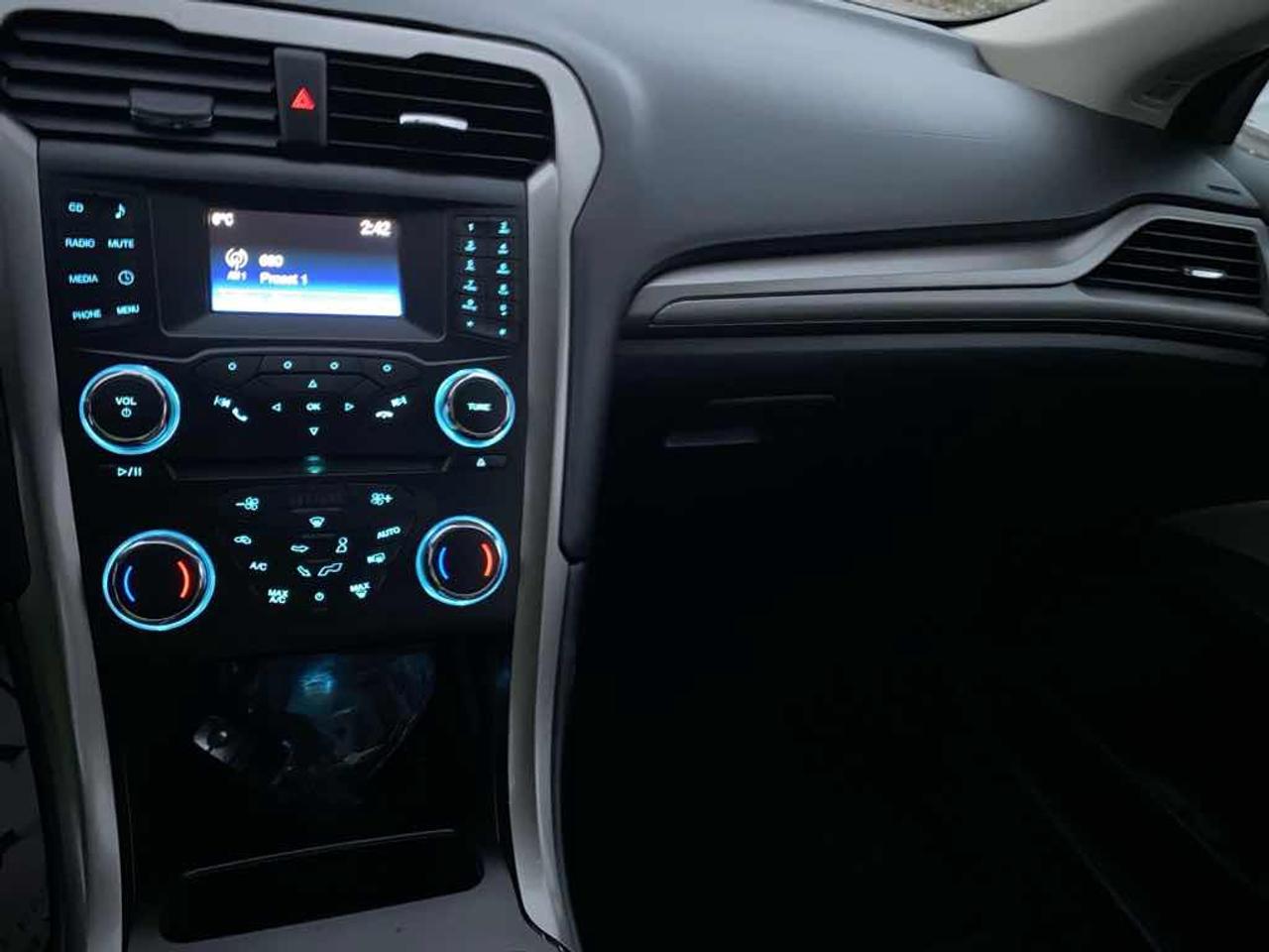 2017 Ford Fusion S Hybrid Photo