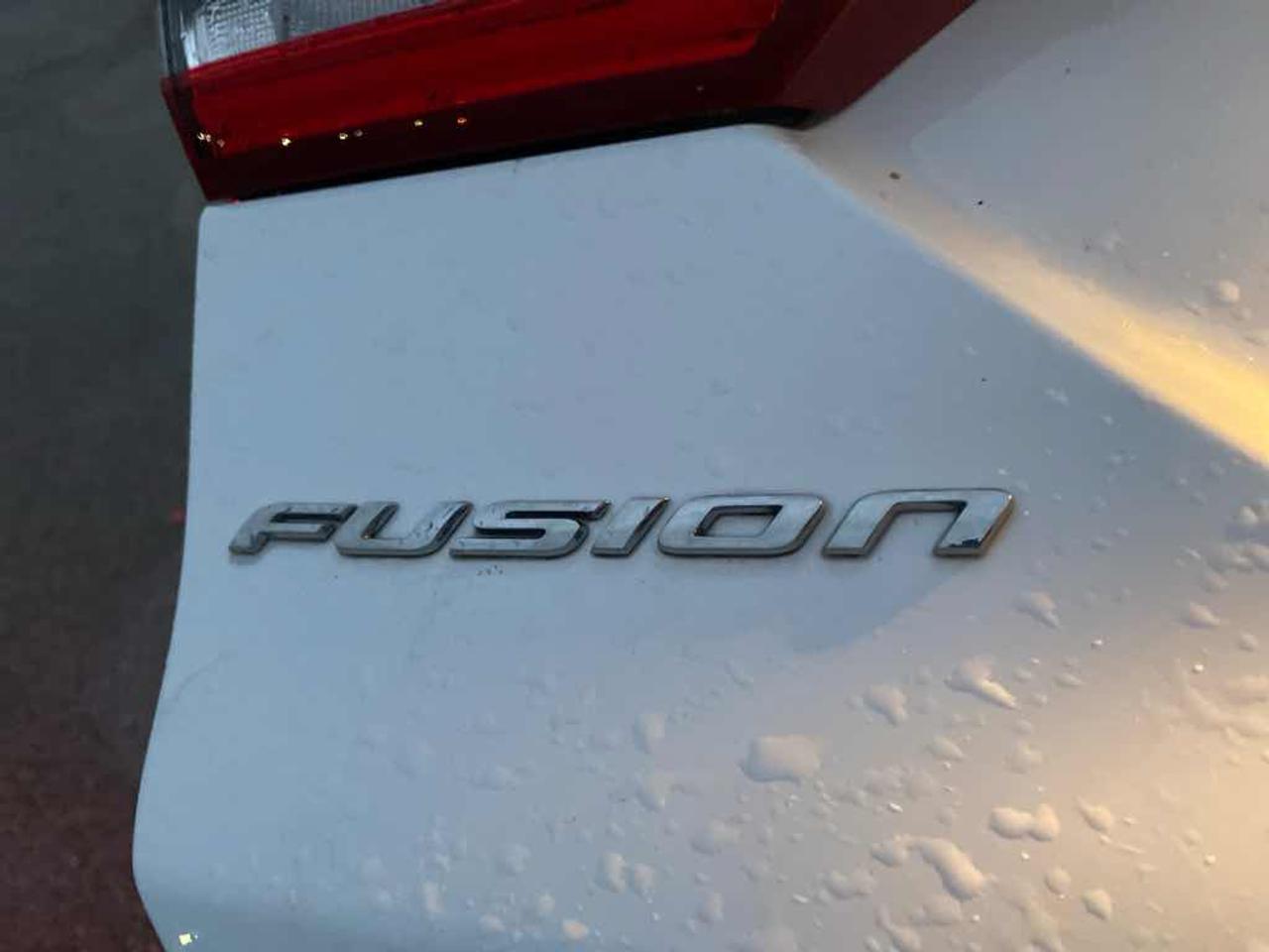 2017 Ford Fusion S Hybrid Photo