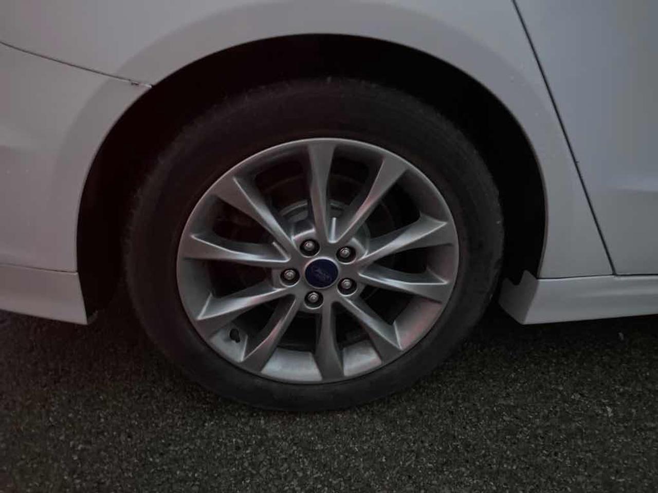 2017 Ford Fusion S Hybrid Photo
