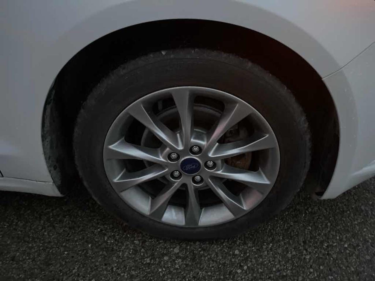 2017 Ford Fusion S Hybrid Photo