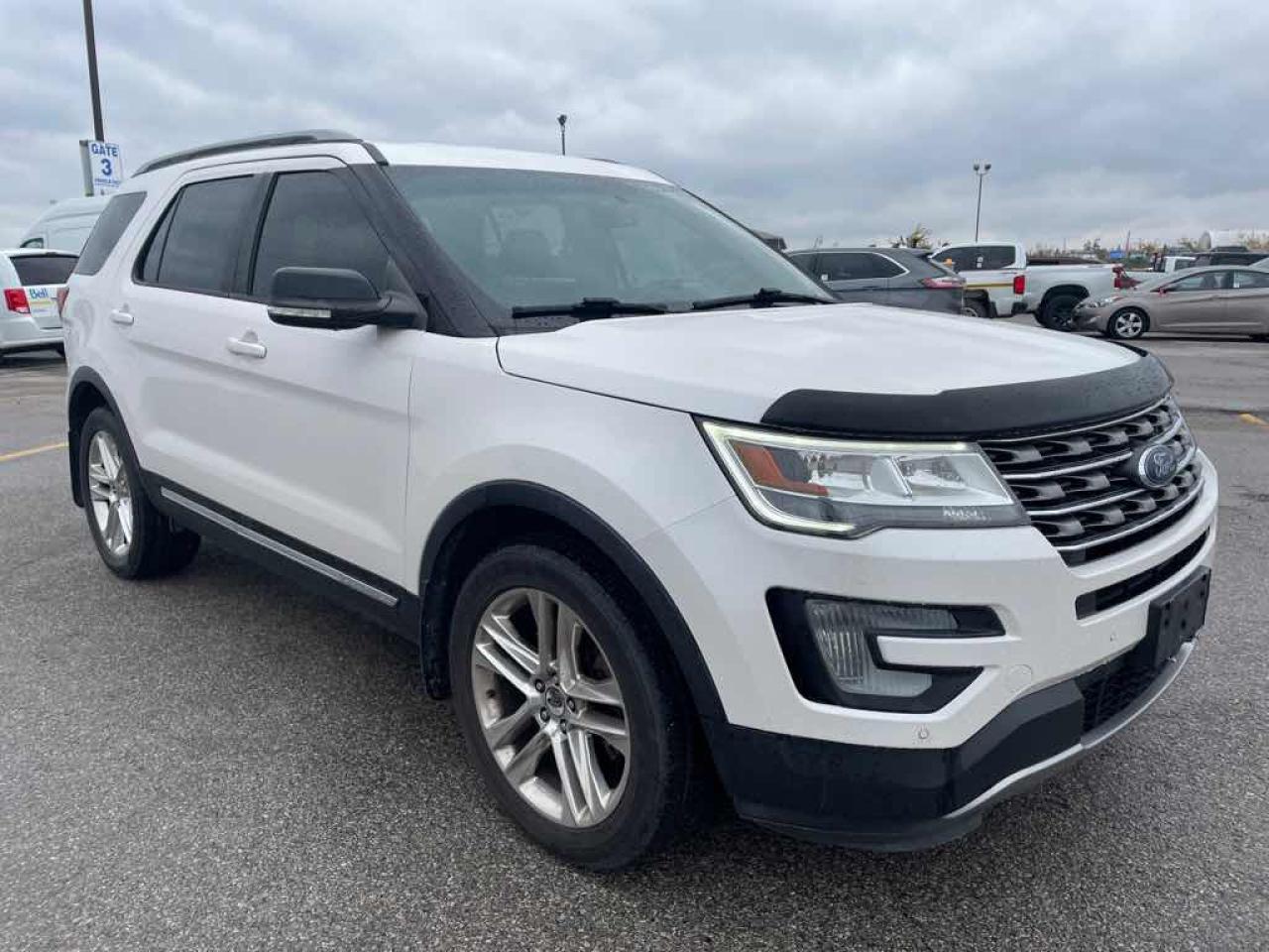2017 Ford Explorer XLT - Photo #3
