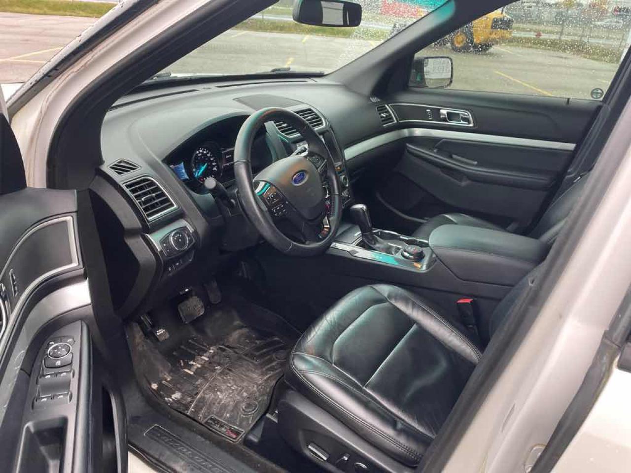 2017 Ford Explorer XLT - Photo #8