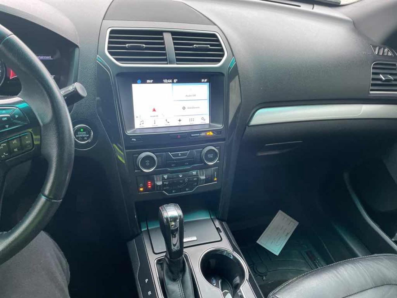 2017 Ford Explorer XLT - Photo #10