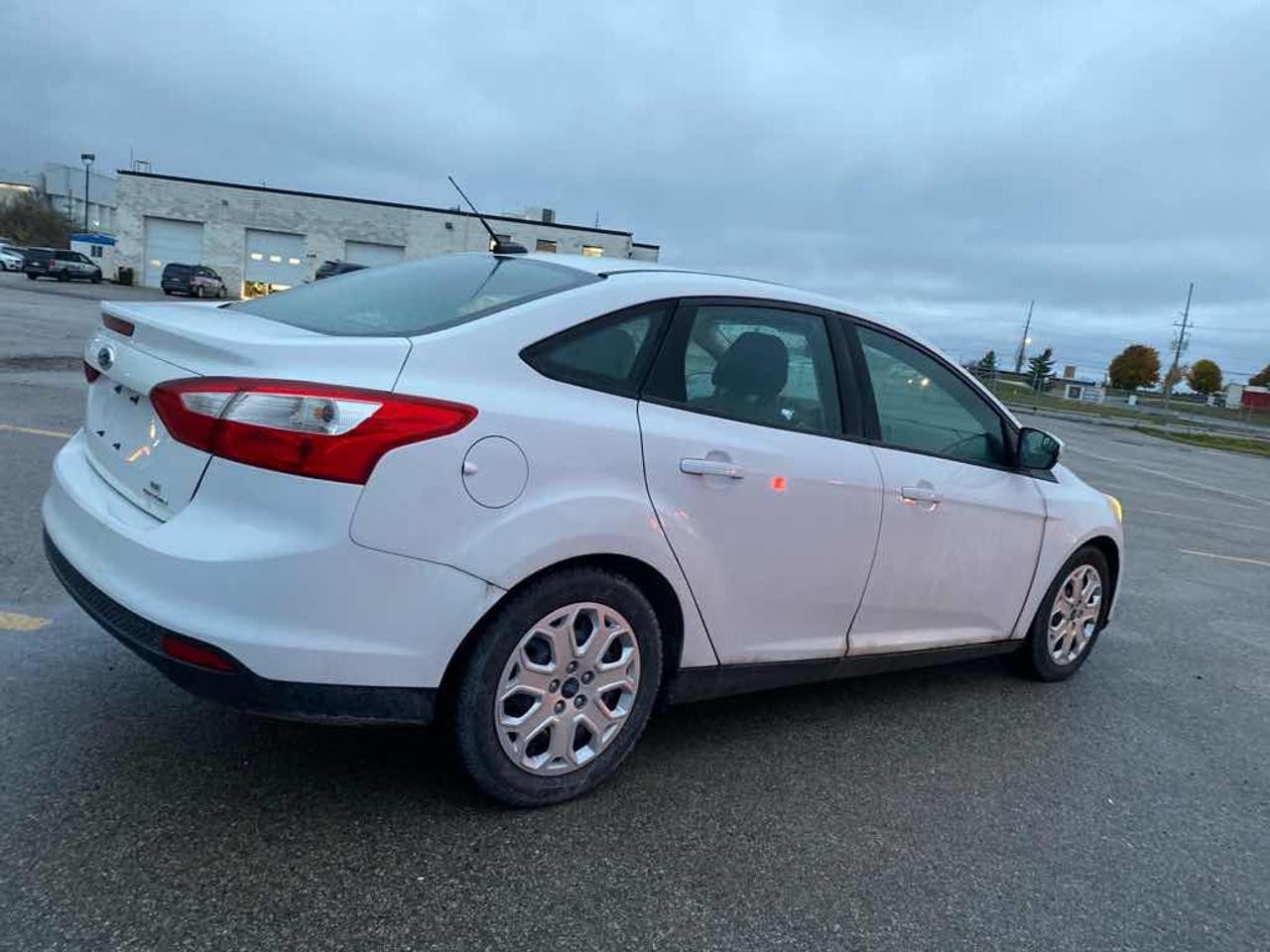 2014 Ford Focus SE Photo3