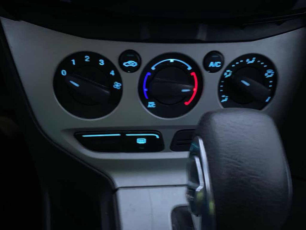 2014 Ford Focus SE Photo