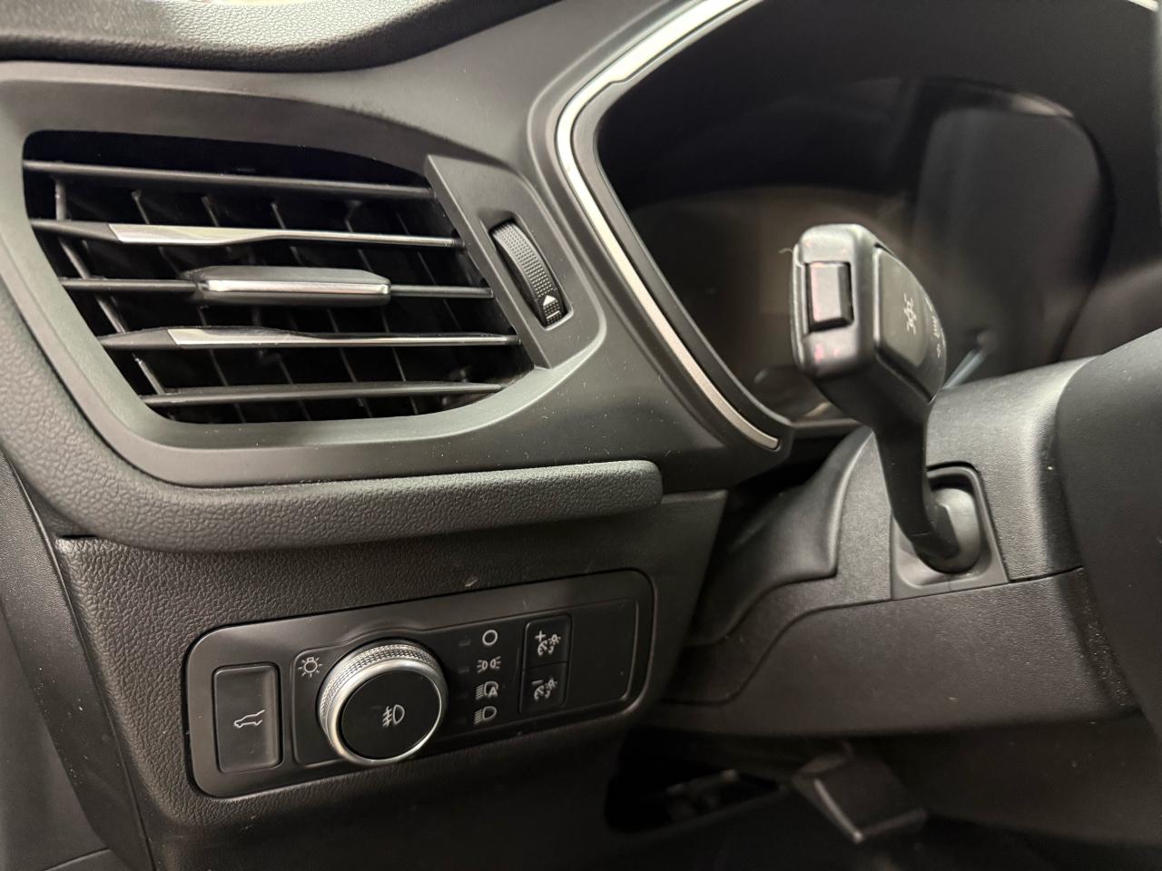 2020 Ford Escape SEL - Photo #16