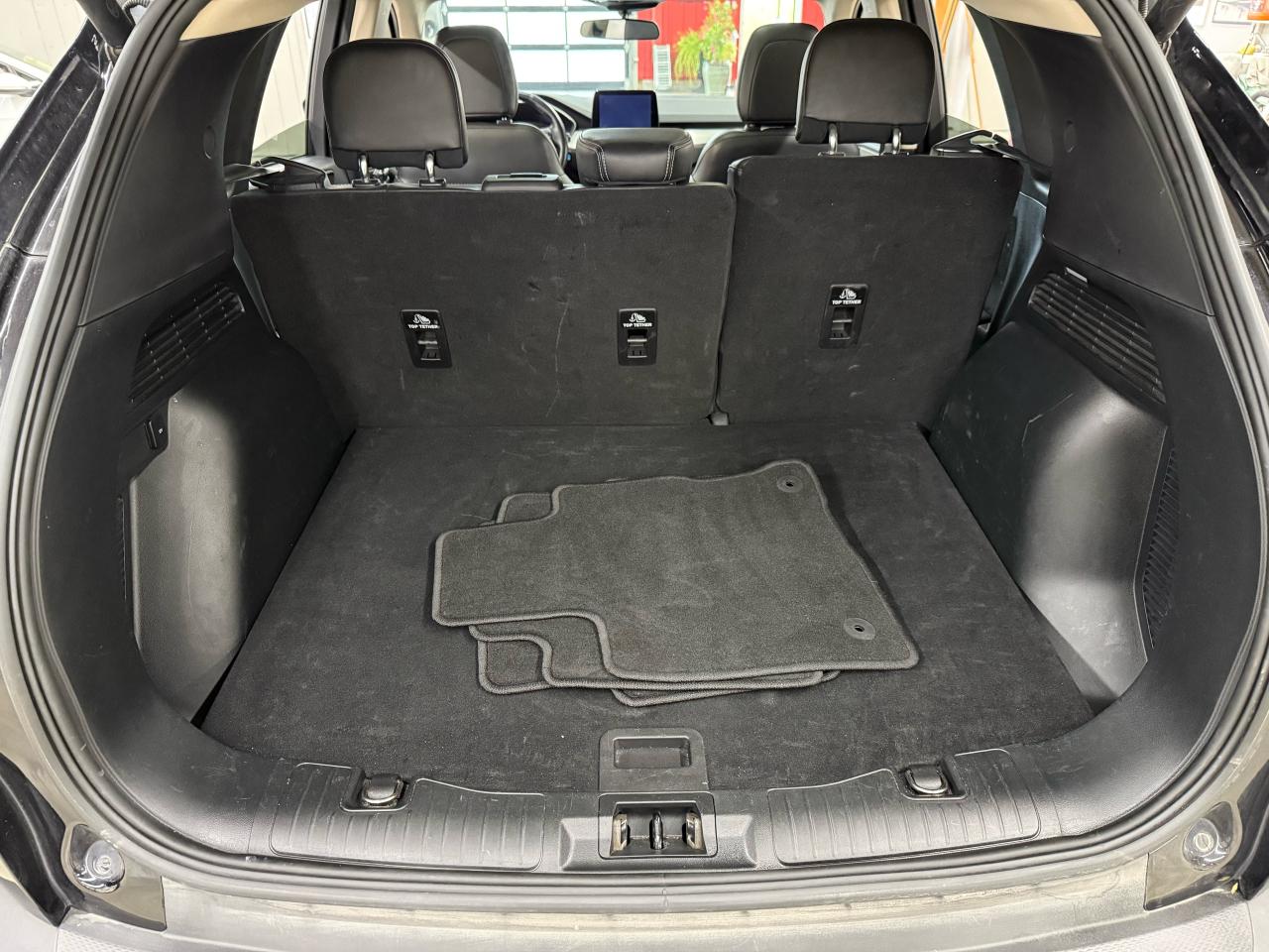 2020 Ford Escape SEL - Photo #9