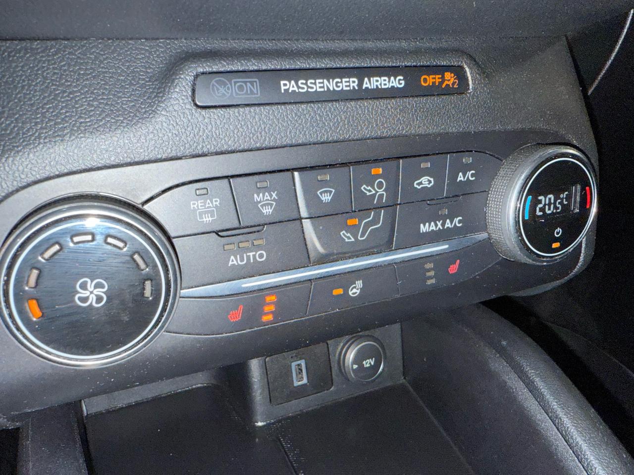 2020 Ford Escape SEL - Photo #20