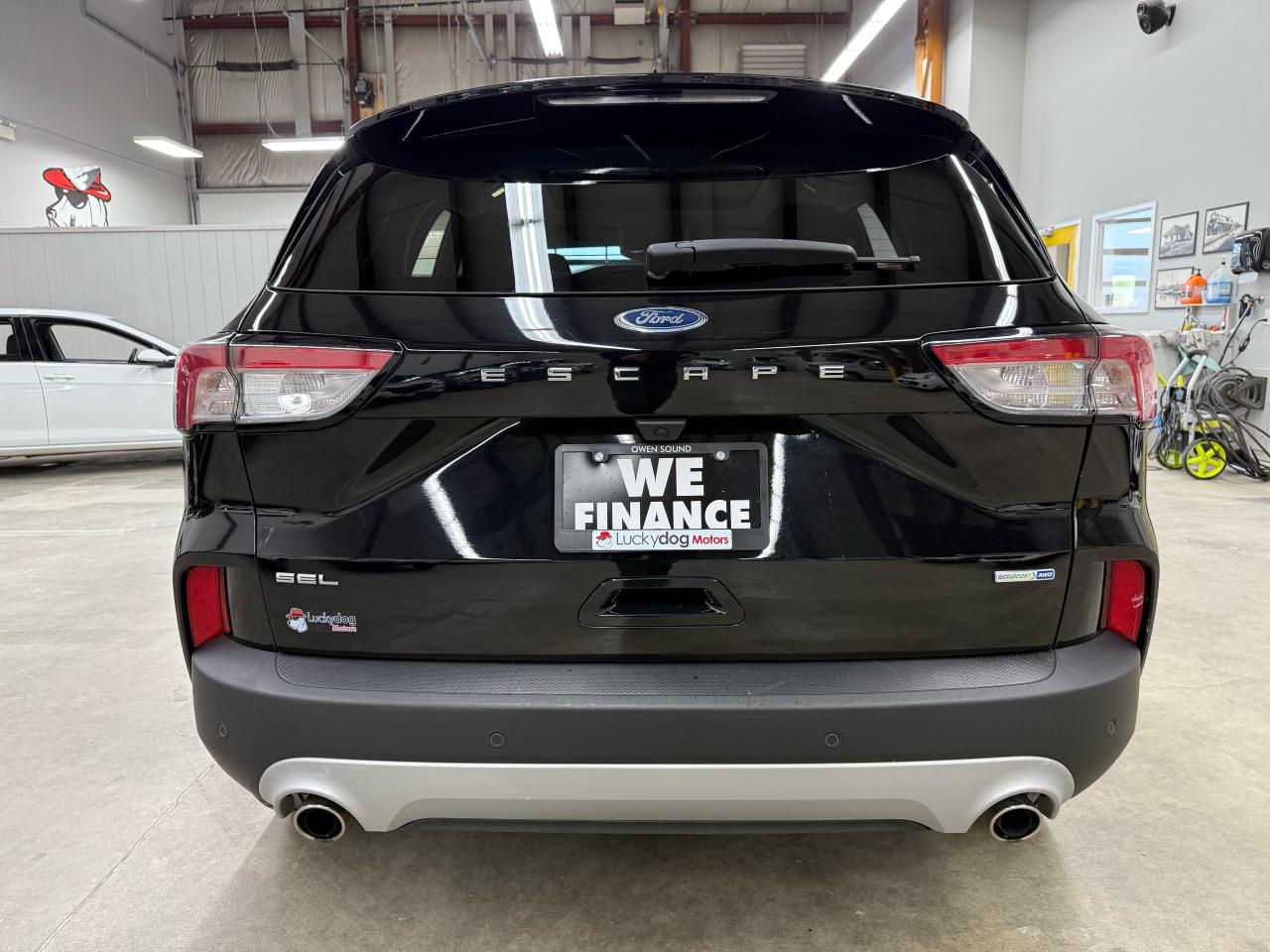 2020 Ford Escape SEL - Photo #5