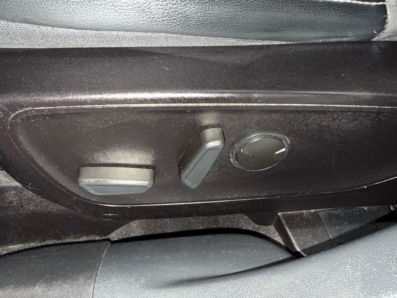 2020 Ford Escape SEL - Photo #14