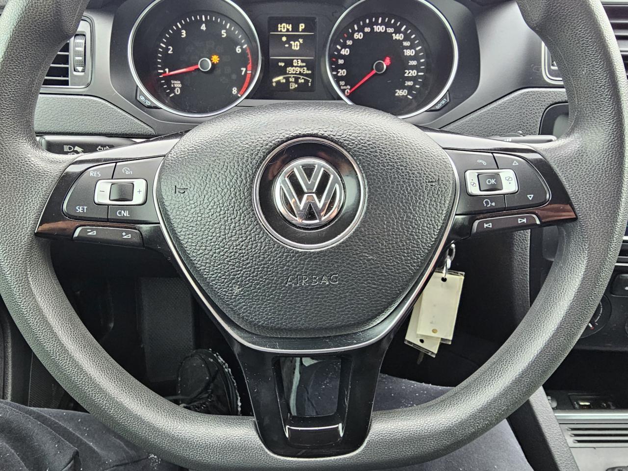 2016 Volkswagen Jetta Trendline, AUTO/BACKUP CAMERA/BEAUTIFUL CAR/CERT Photo