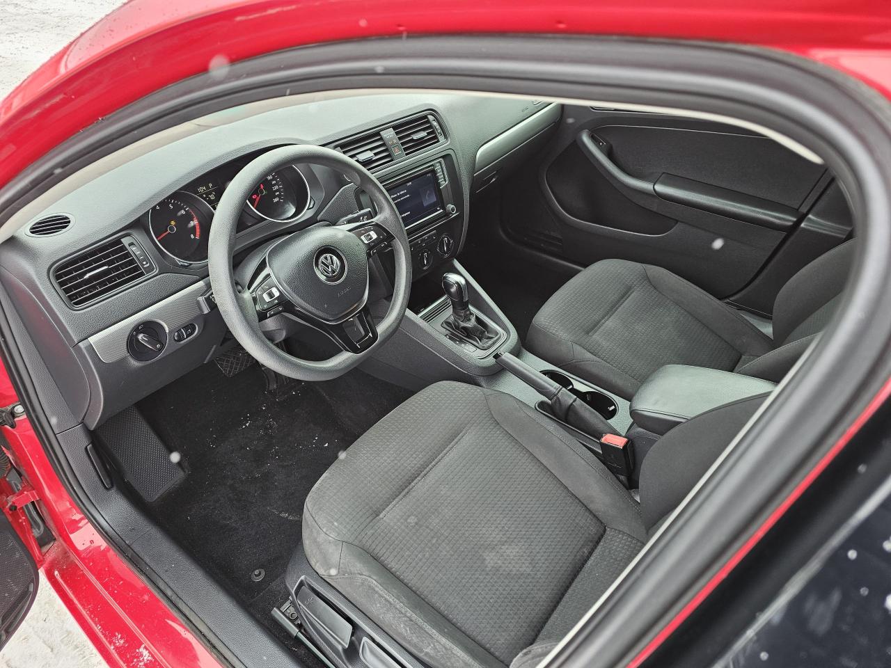 2016 Volkswagen Jetta Trendline, AUTO/BACKUP CAMERA/BEAUTIFUL CAR/CERT Photo