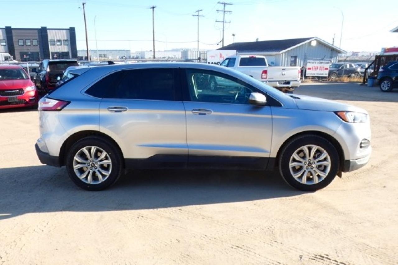 2024 Ford Edge Titanium AWD w/Htd Leather, pano S/R, BUC - Photo #5