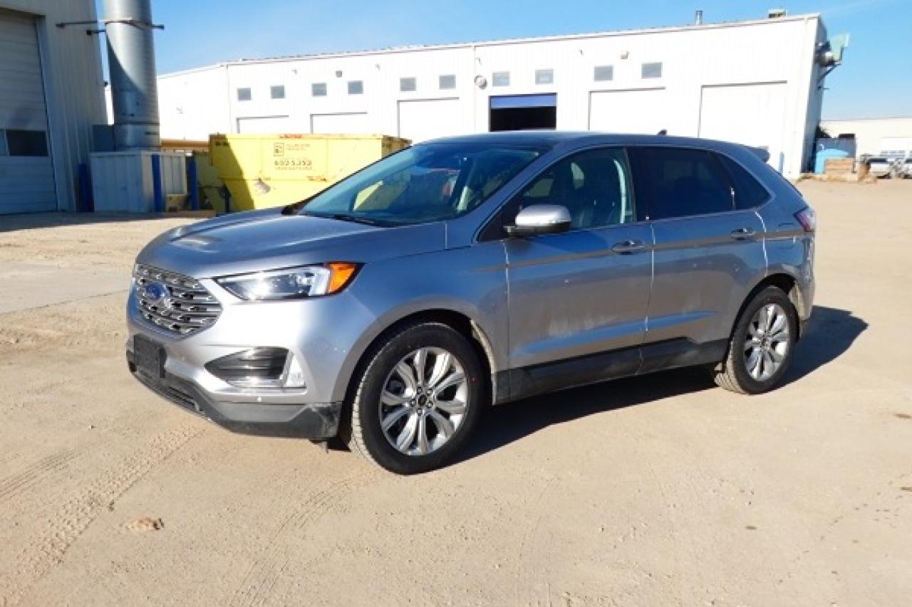 2024 Ford Edge Titanium AWD w/Htd Leather, pano S/R, BUC - Photo #2