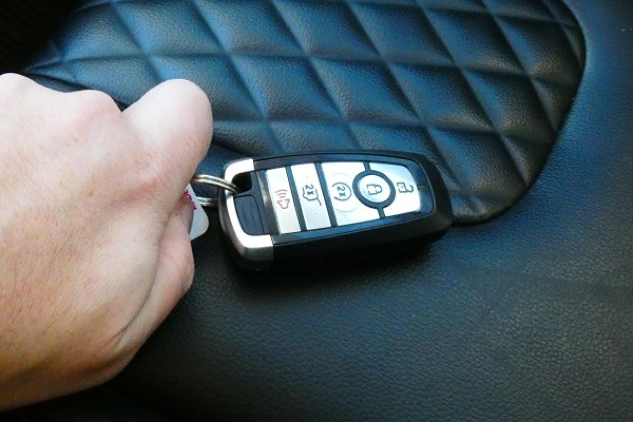 2024 Ford Edge Titanium AWD w/Htd Leather, pano S/R, BUC - Photo #21