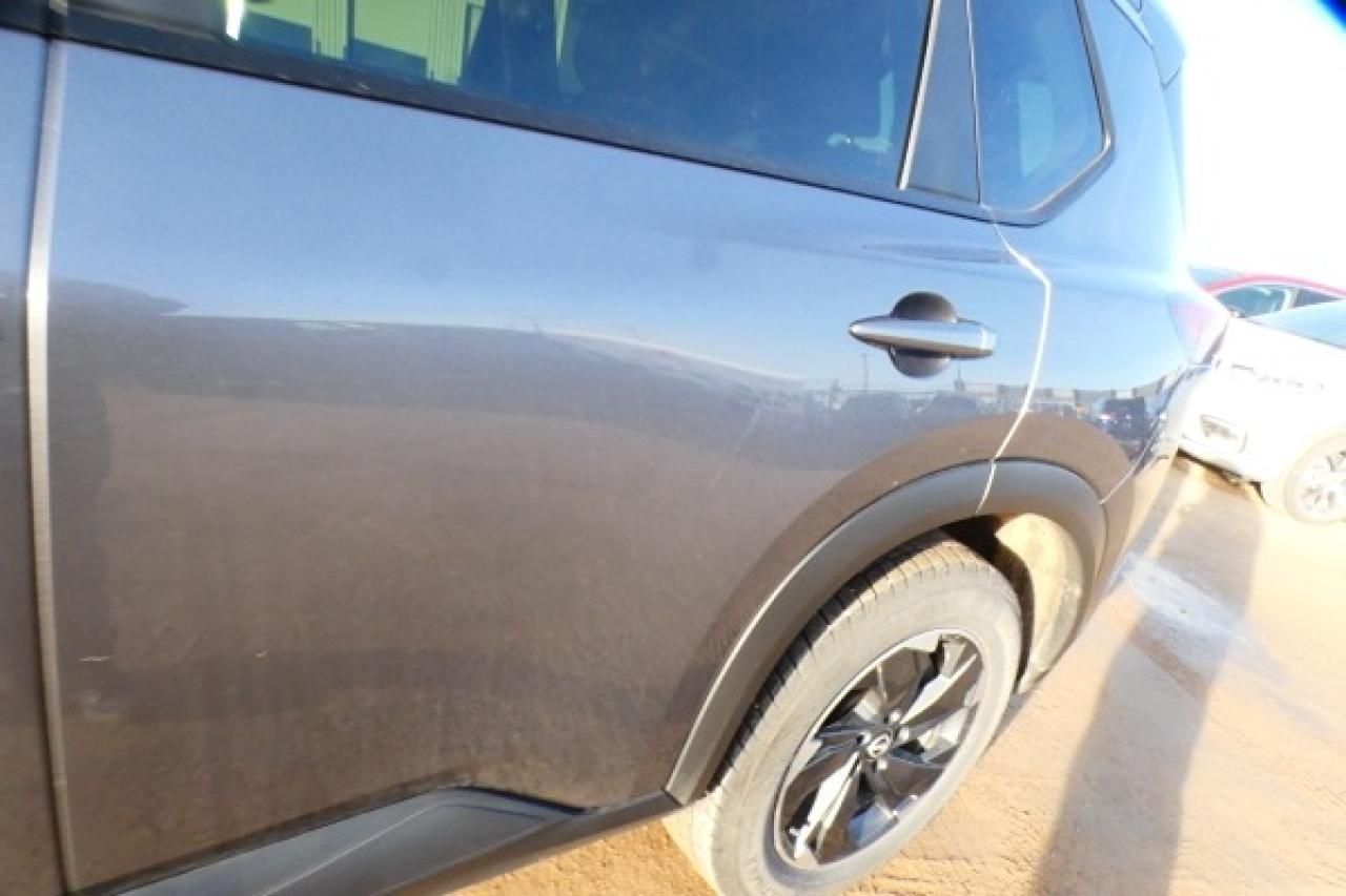 2024 Nissan Rogue SV AWD w/Htd cloth, moonroof, BUC - Photo #25