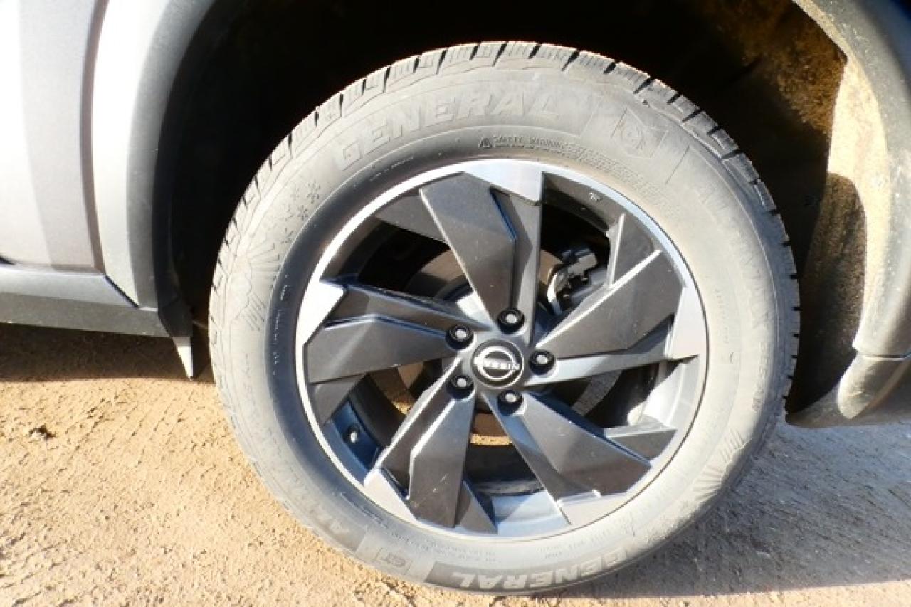 2024 Nissan Rogue SV AWD w/Htd cloth, moonroof, BUC - Photo #19