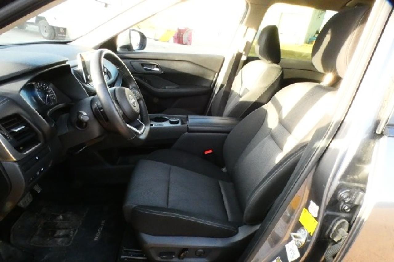 2024 Nissan Rogue SV AWD w/Htd cloth, moonroof, BUC - Photo #11